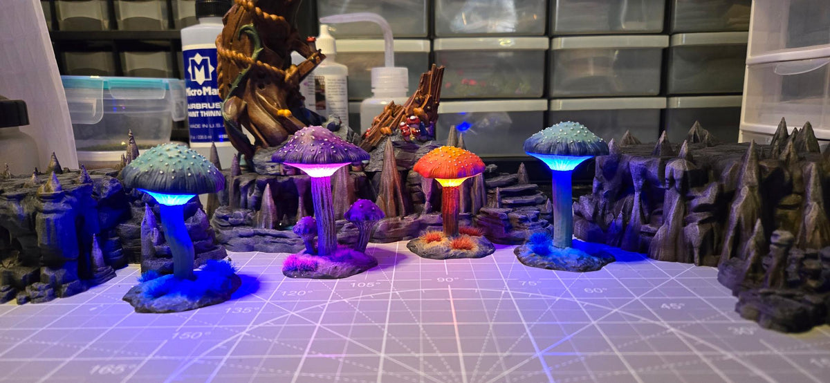 Giant Mushroom Terrain Set – LED Fantasy Scatter for D&D, RPG (Unpainted)