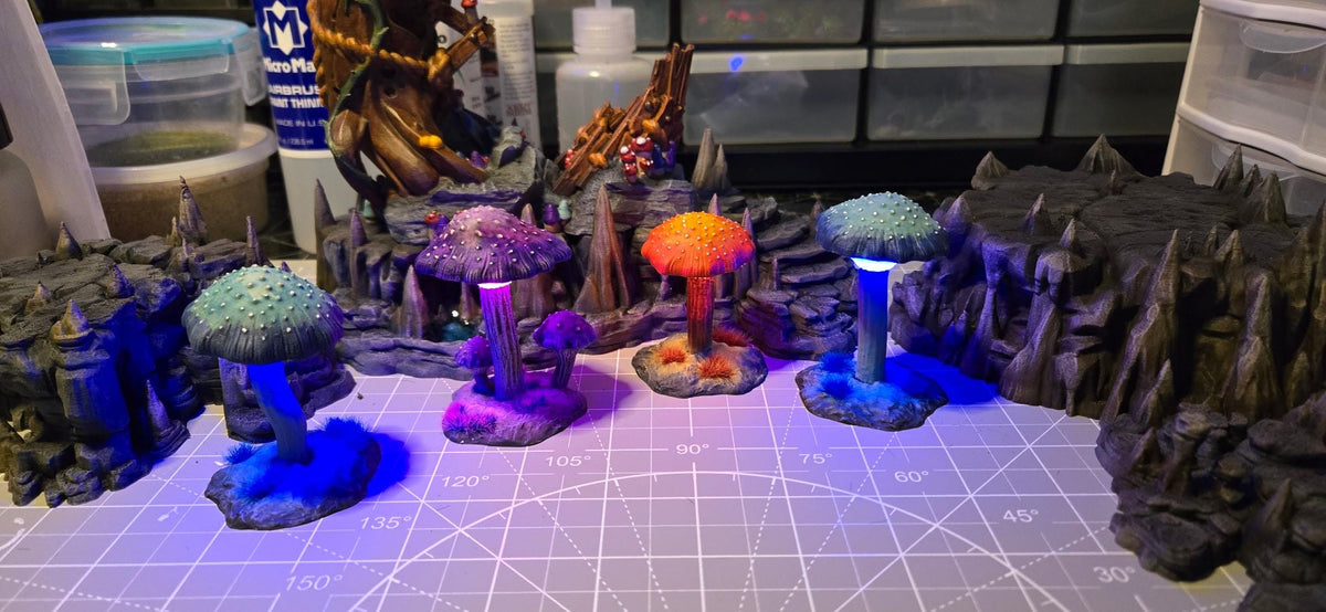 Giant Mushroom Terrain Set – LED Fantasy Scatter for D&D, RPG (Unpainted)